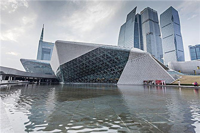 全方位的高端服务让您享受非凡的会所体验 全方位的高端服务让您享受非凡的会所体验